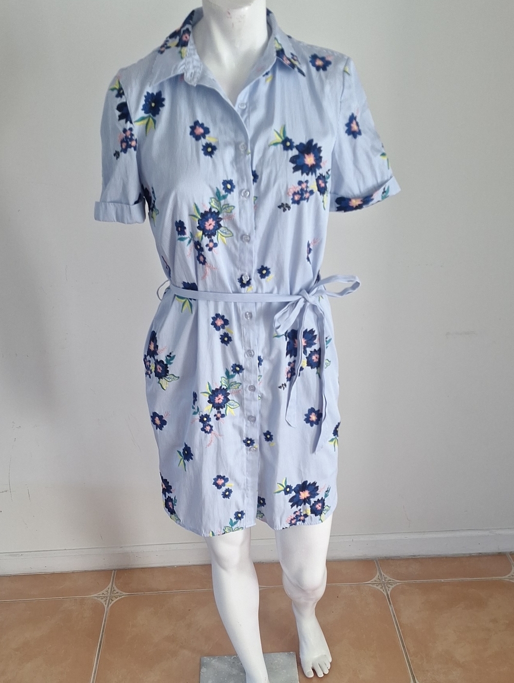 Beige By Eci Floral Stripe Light Blue  Shirt Dress with Tie Waist Sz 6